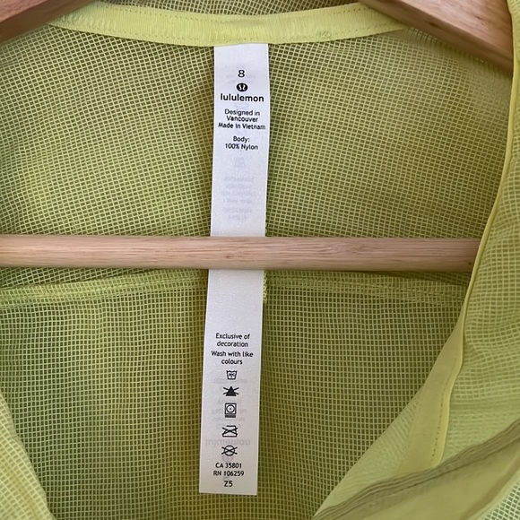 Lululemon Clear Intention Cropped Jacket NWT size 8 - Picture 2 of 7